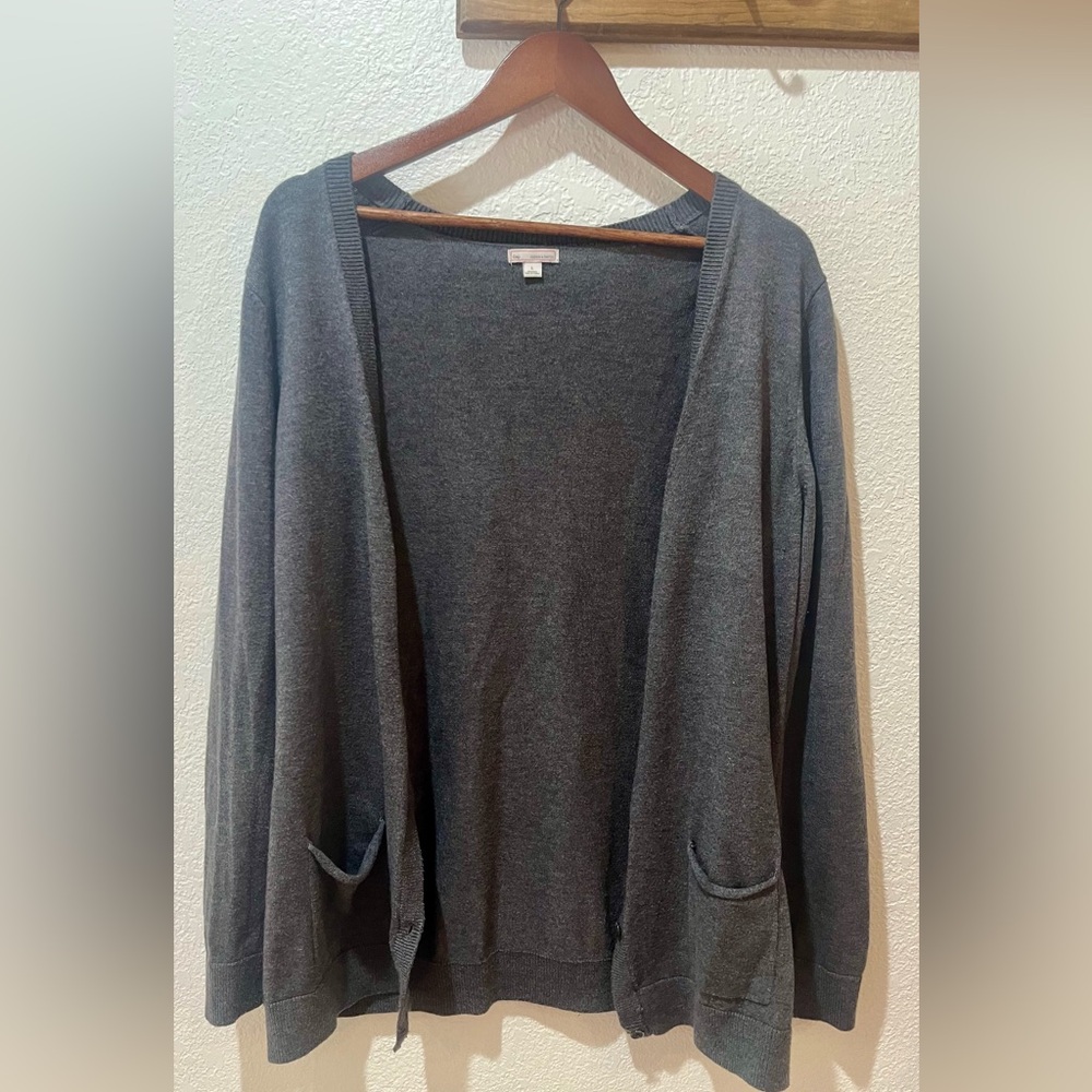 Charcoal grey GAP cardigan